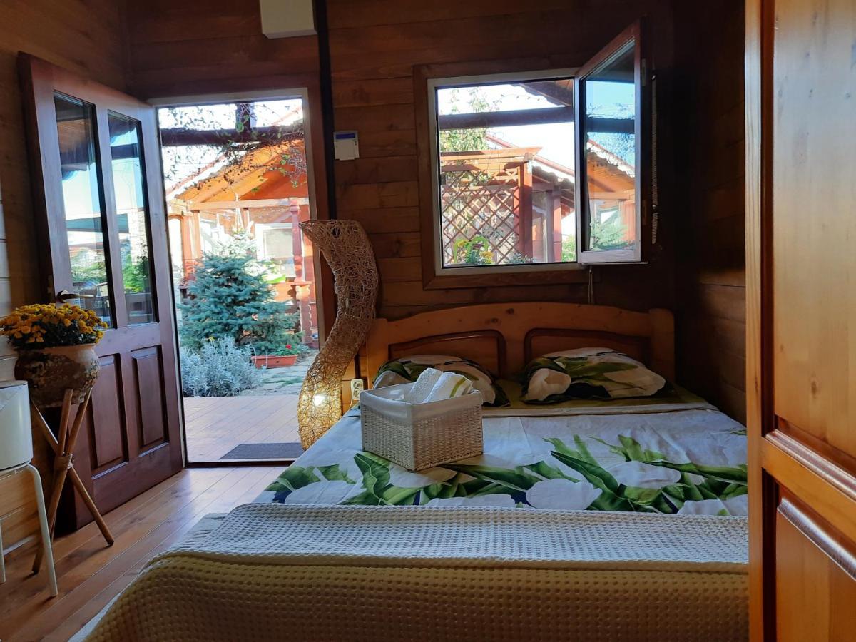 Cabane De Lemn Костинешти Экстерьер фото